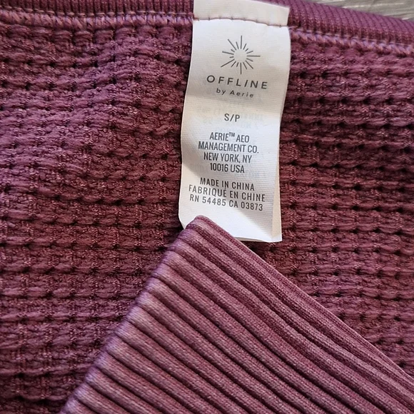 Offline by Aerie Waffle Knit Henley Cropped Nylon Top in Mauve - Picture 4 of 6